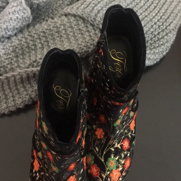 Fergie Women’s Tesla Ankle Bootie - Picture 2 of 3